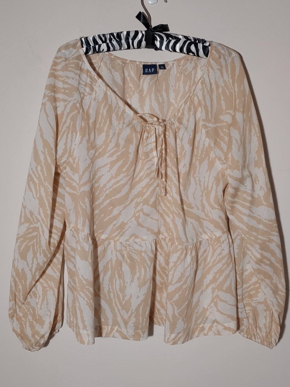 GAP Printed TIe-Front Peplum Top Zebra Print in White/Tan Sz M